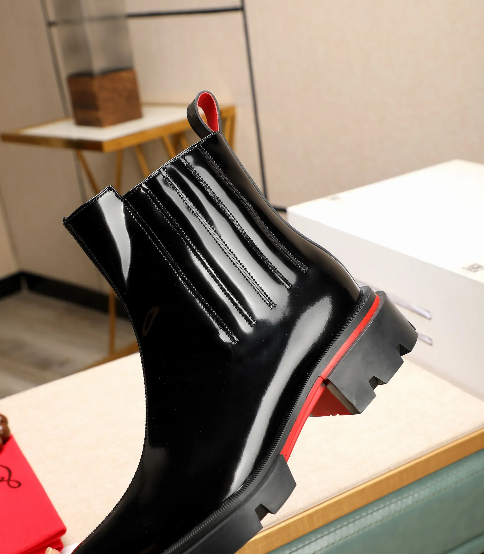 Men's Men's Shoes💰920 New Actual Shots••CL～High-end men's red-soled shoes! ••🆑Top original order purchasing agent. Imported top-layer ten-fingerprint leather and water-dyed cowhide inside 🉑️ Imported TPU rubber sole, wear-resistant and non-slip, full of European style, SIZA: 39-44 (45.46, customized)